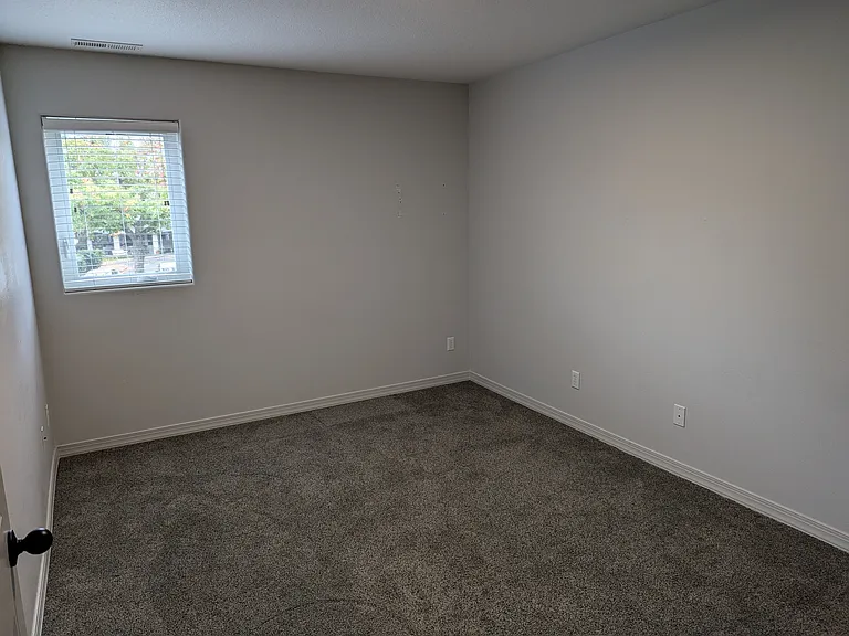 409 Madrona Ave SE — Photo 24