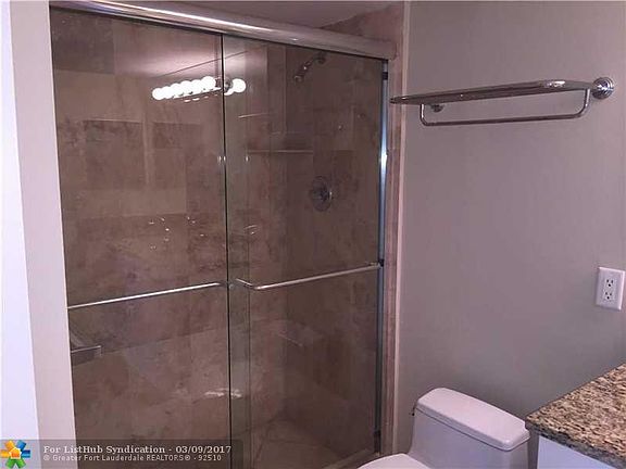 5th image of 3300 NE 191st St APT 517