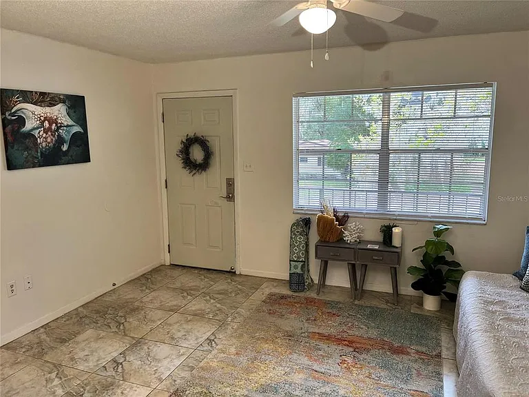 740 E Pearl St #C — Photo 3