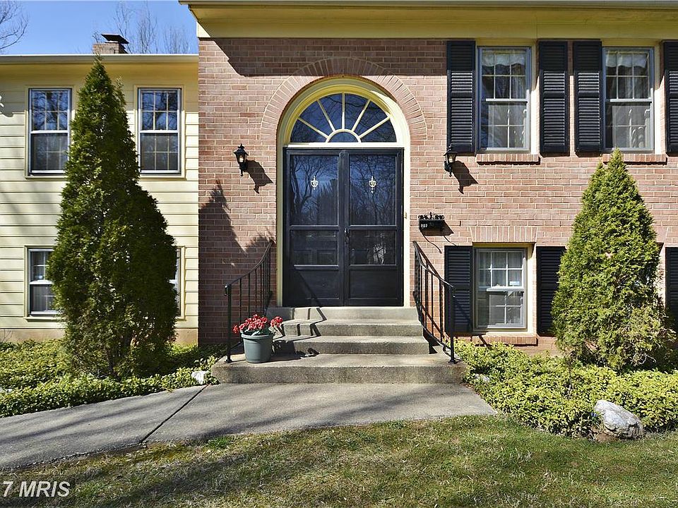 1st image of 807 Duke St