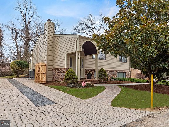 5th image of 218 Lees Ln