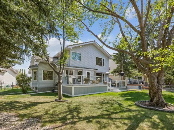 187 S Hampshire Close NW, Calgary, AB T3A 4Y1