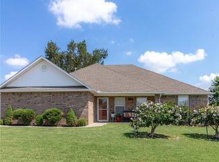 1406 Spruce St, Pea Ridge, AR 72751