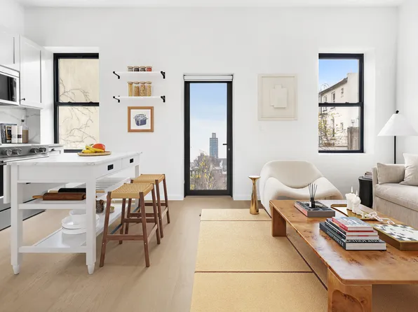 317 Court Street image 2 of 12