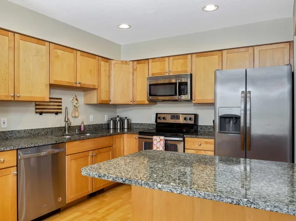 4092 S Meadowlark Rd, Eagan, MN 55122