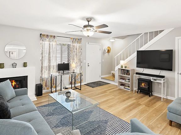 4th image of 4790 70th St Unit 6