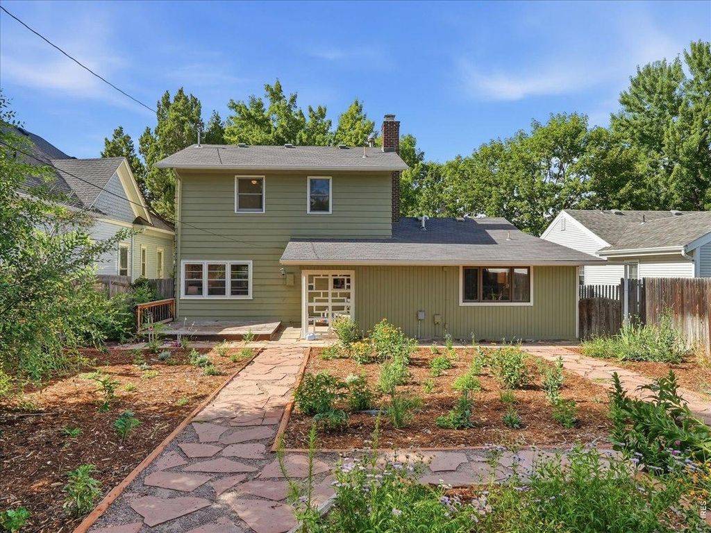 835 W 5th St