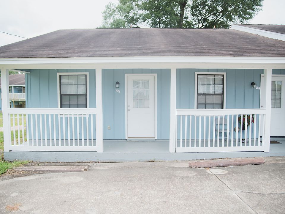 2nd image of 112 Captain Quarters Dr