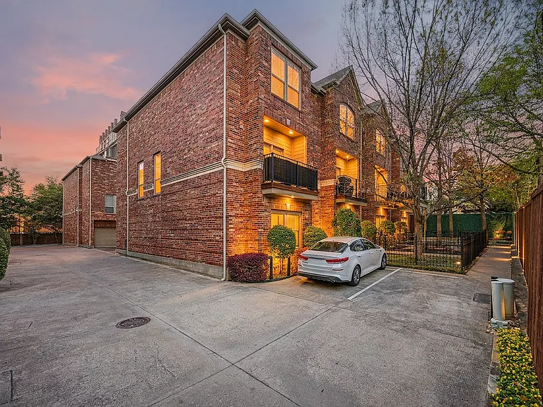 3610 Gillespie St #6 — Photo 30