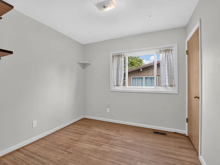 1253 Holgate Ave — Photo 13