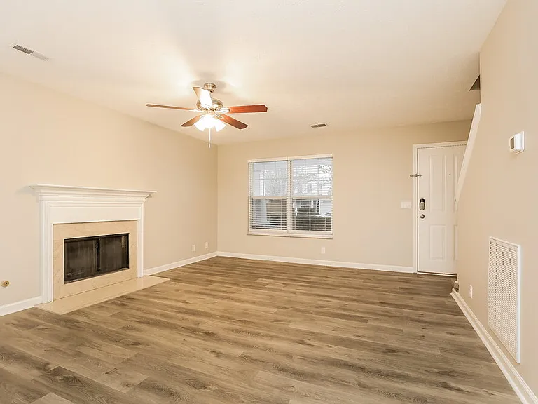 4052 Longfellow Dr — Photo 4