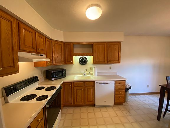 3rd image of 3143 W 38th St