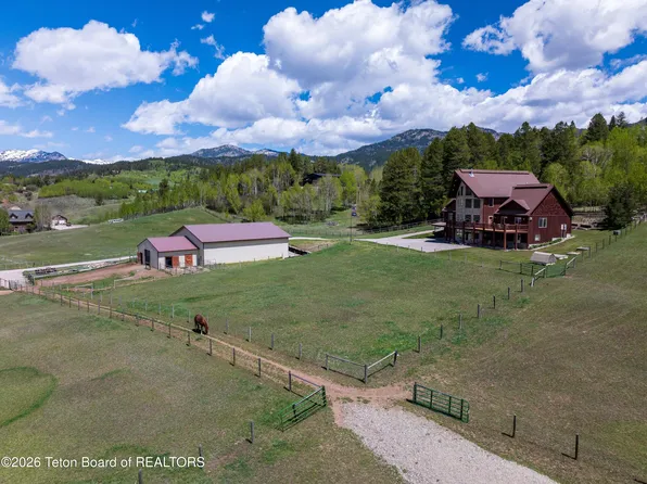 49 S Dell Creek Rd, Alpine, WY 83128