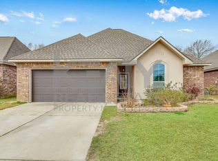 300 Rocky Ridge St, Youngsville, LA 70592