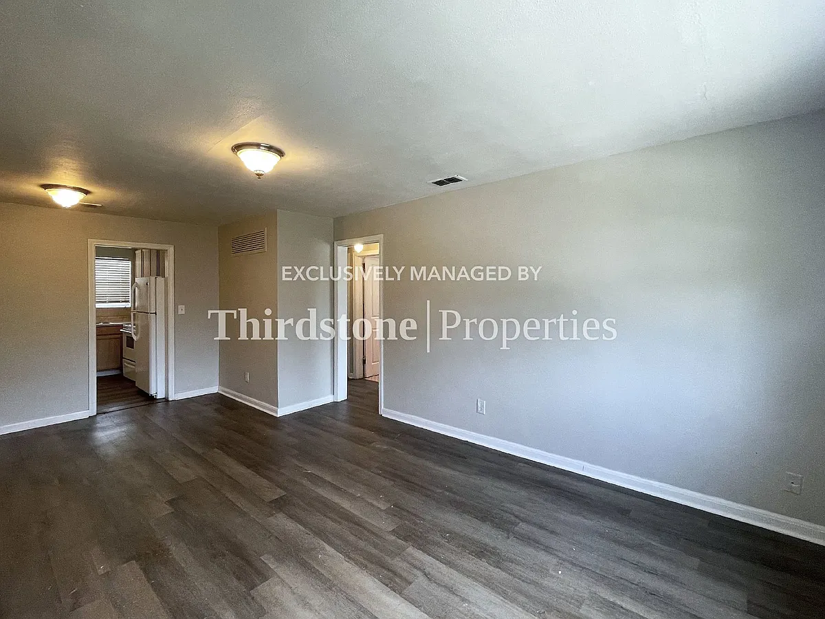 Building Photo - 3159 Belden St #4