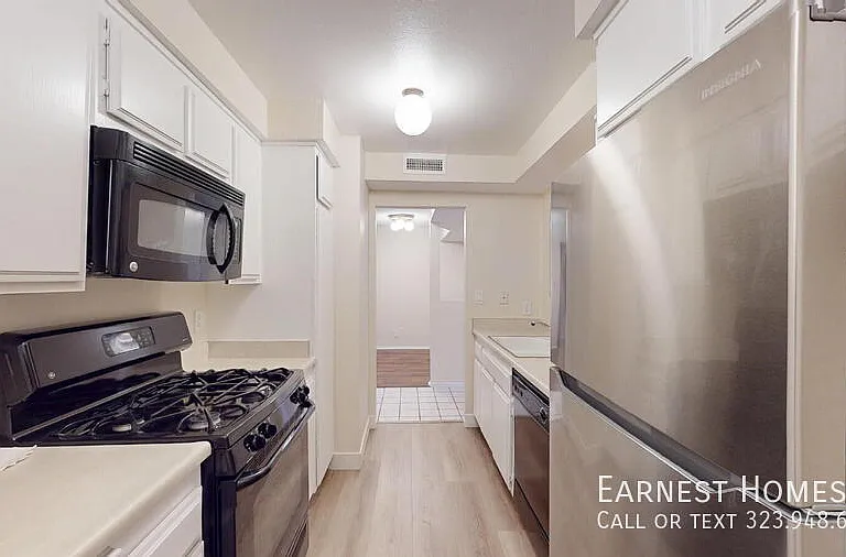15215 Magnolia Blvd #110 — Photo 6