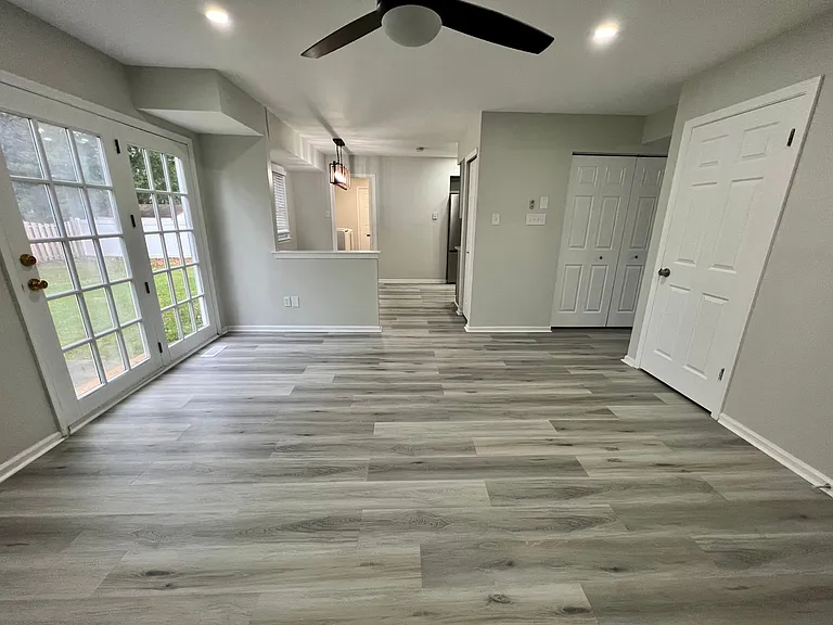 4233 Remo Crescent Rd — Photo 5
