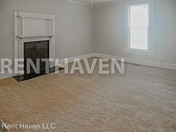 5th image of 430 Eloise Dr