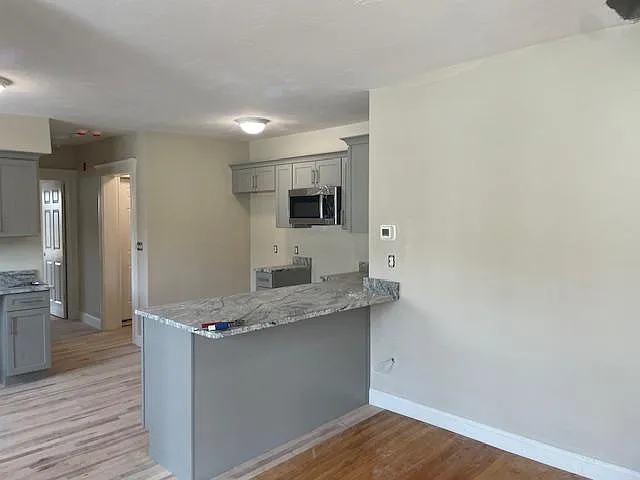 2 bed, 775 sqft, $1,950 — Photo 4