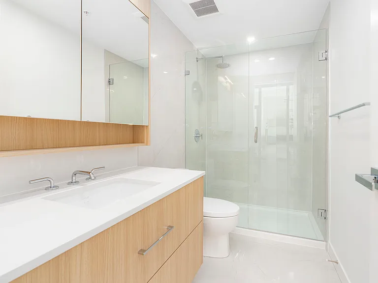 9675 King George Blvd #2707 — Photo 21