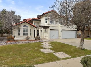 537 Rosinante Rd, El Paso, TX 79922