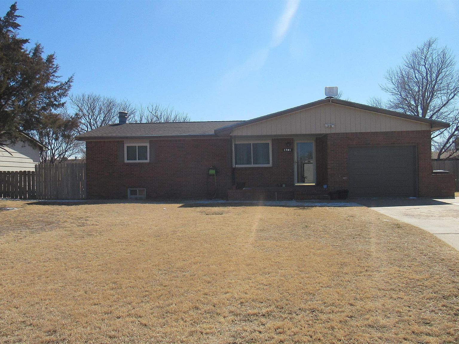 1701 W Beeson Rd, Dodge City, KS 67801 Zillow