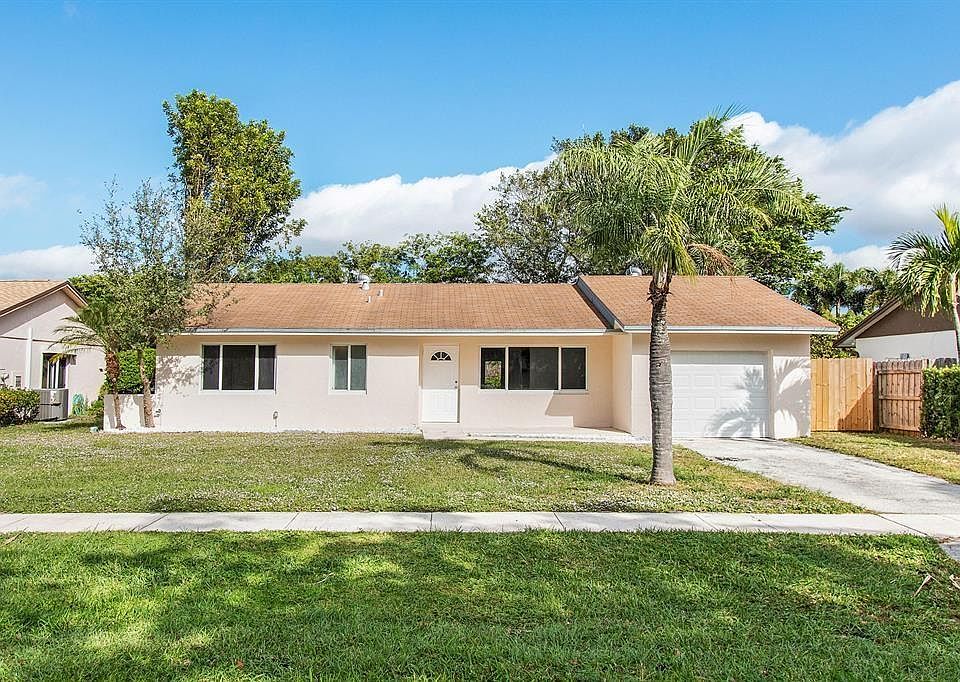 1st image of 9611 Saddlebrook Dr