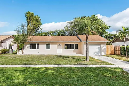 9611 Saddlebrook Dr Photo 1