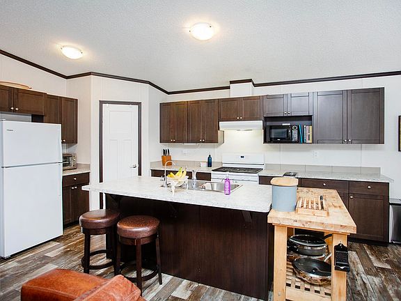 5th image of 56025 Range Rd #241