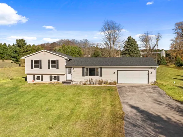1154 Martin Dr, Frankfort, MI 49635