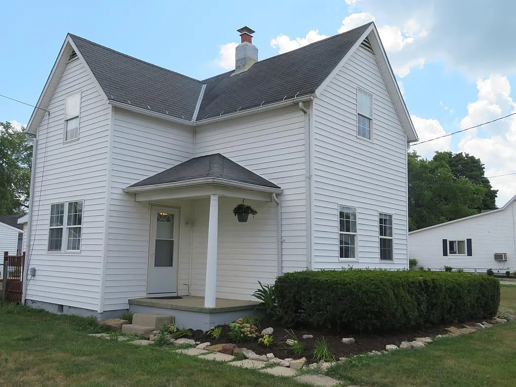 216 S Main St photo 1