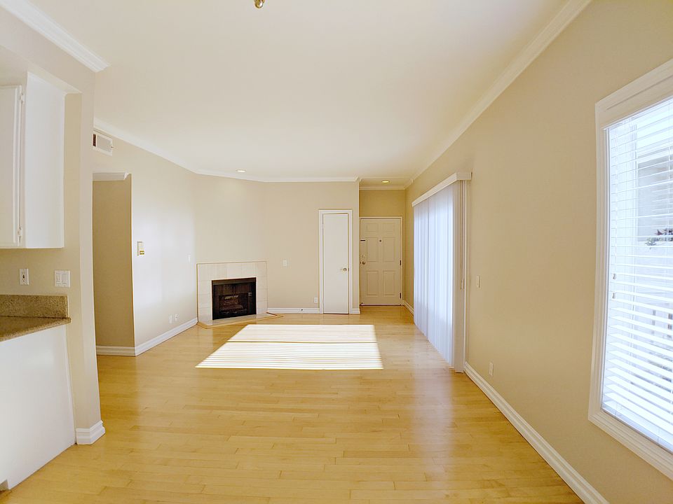 1st image of 1315 S Carmelina Ave APT 104