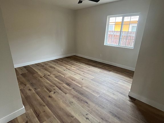 5th image of 3851 Hemlock St