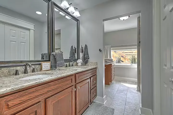 Lake Haven Dr — Photo 10