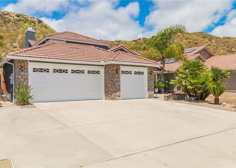 1st image of 22954 Windwood Ln