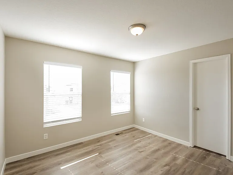 18619 E 46th Pl — Photo 13