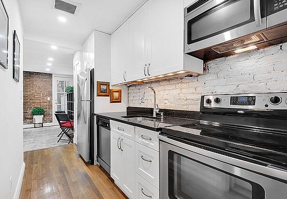4th image of 198 W 10th St APT 2