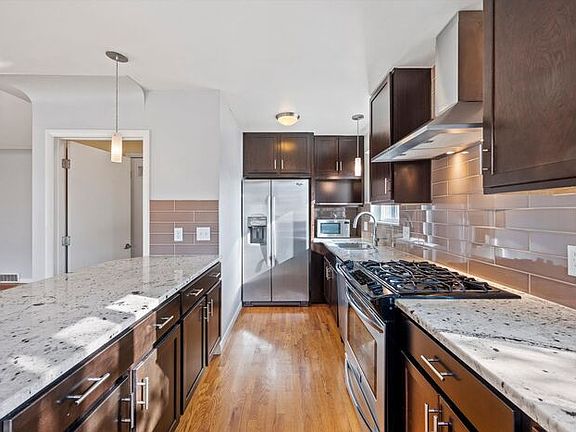 4th image of 3136 Stuart St #3