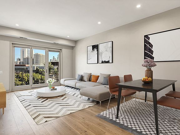 5th image of 544 N Milwaukee Ave APT 501