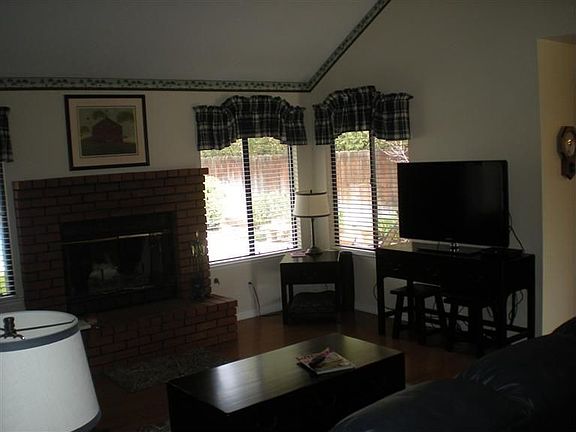 5th image of 1220 E Omaha Ave