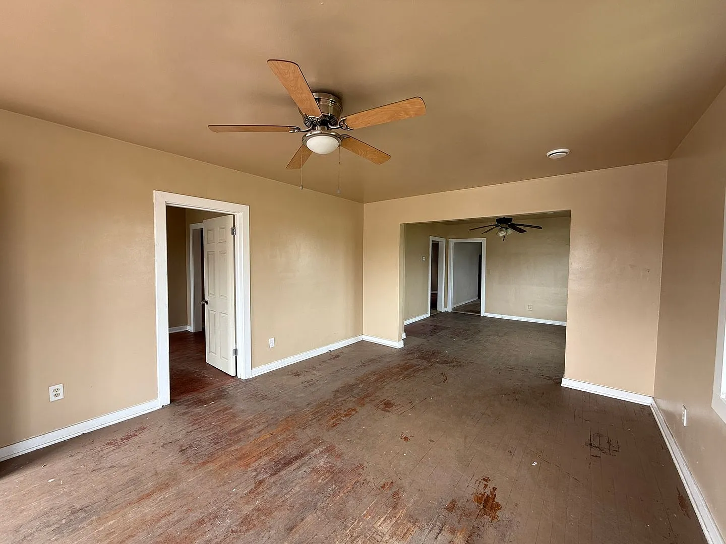 4004 Carey Street — Photo 2