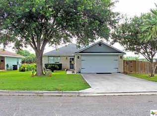 1504 Hunters Rd, Lockhart, TX 78644