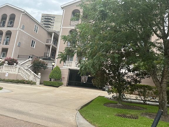 2nd image of 58 Briar Hollow Ln APT 402