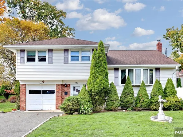 502 Prospect Ave, Dumont, NJ 07628