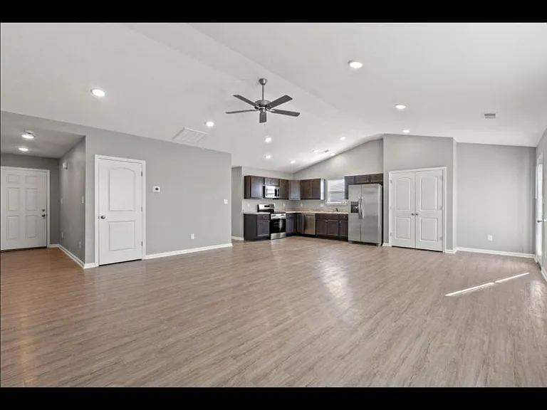 340 Pageant Dr — Photo 8