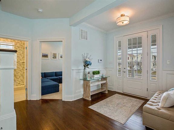 5th image of 3536 West Ave