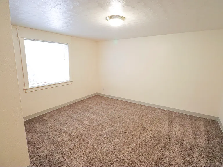 608 Cowan St — Photo 18