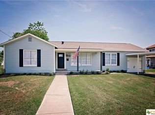 1803 Woodlawn St, Victoria, TX 77901