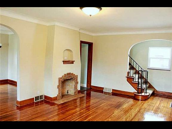 4th image of 3167 Wendover Dr