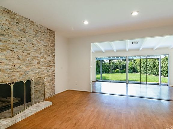 5th image of 16052 Rayen St